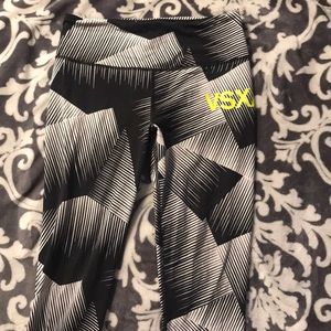 VS Sports capri leggings